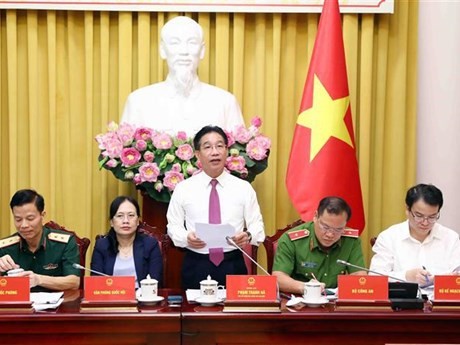 El subjefe de la Oficina Presidencial de Vietnam Pham Thanh Ha intervino en una rueda de prensa. (Foto: VNA)
