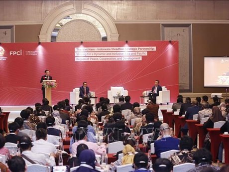 El presidente de la Asamblea Nacional de Vietnam, Vuong Dinh Hue, interviene en el evento. (Fuente: VNA)