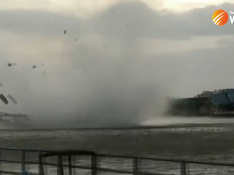 Un crucero volcó después de quedar atrapado en un tornado en el río Bangtaboon, distrito de Ban Laem en la provincia de Phetchaburi, Tailandia, el 12 de agosto por la noche. (Foto: thaipbsworld.com)