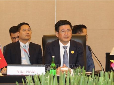 El ministro de Industria y Comercio de Vietnam, Nguyen Hong Dien, en la conferencia. (Foto: VNA)