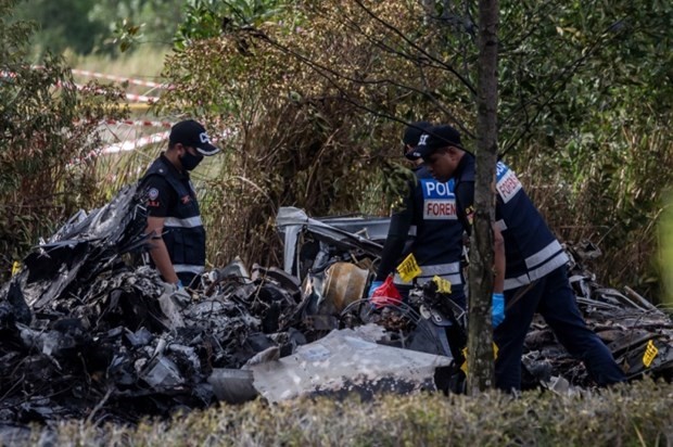 La policía se encuentra en el lugar para investigar la causa del accidente aéreo. (Foto: Malay Mail)