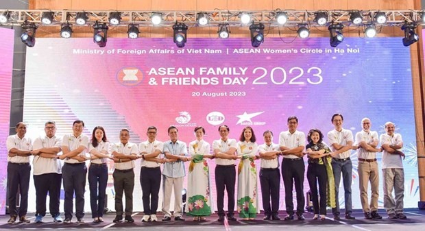 Delegados participantes en la cita. (Foto: dangcongsan.vn)
