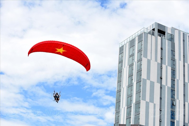 Equipo de Vietnam actúa en el cielo de Da Nang. (Foto: Revista Ilustrada Vietnam)