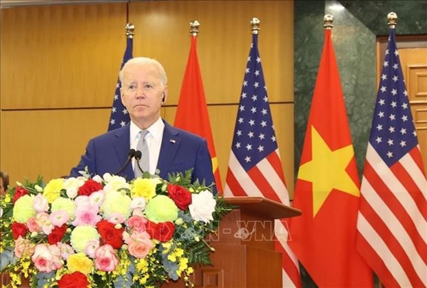 El presidente estadounidense, Joseph Biden, habla en la conferencia de prensa conjunta. (Foto: VNA)