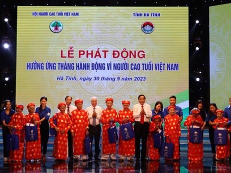 Durante el acto de lanzamiento del Mes de Acción por Personas Mayores de Vietnam. (Foto: VNA)