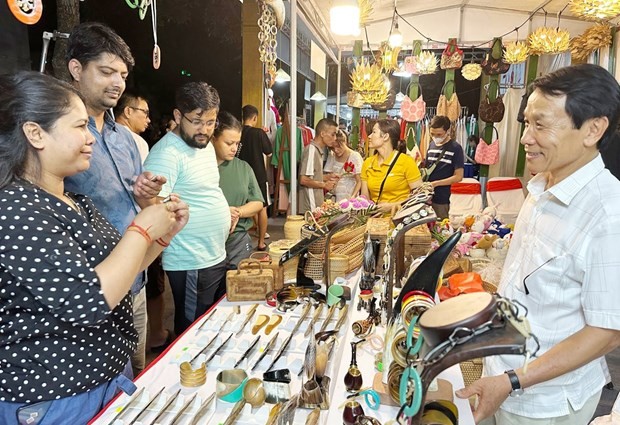 Presentan productos artesanales en el distrito de Thuong Tin. (Foto: VNA)