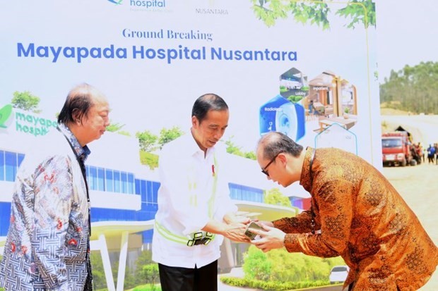 El presidente Joko Widodo (centro) en la ceremonia de inauguración del Hospital Mayapada Nusantara. (Foto: setkab.go.id)