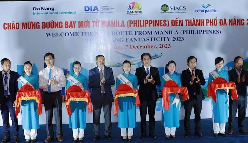 Acto de celebración de la apertura de la ruta directa Manila-Da Nang. 