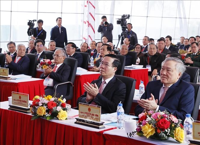 El presidente de Vietnam, Vo Van Thuong asiste a la ceremonia de anuncio del Plan Maestro de Quang Ngai. (Foto: VNA)