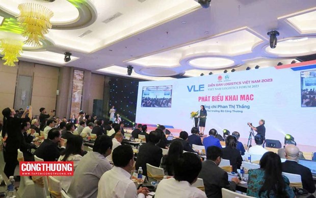 “Logística y transformación digital para el Delta del Mekong” fue el tema del Foro de Logística de Vietnam 2023, organizado en la ciudad sureña de Can Tho. (Foto: congthuong.vn)