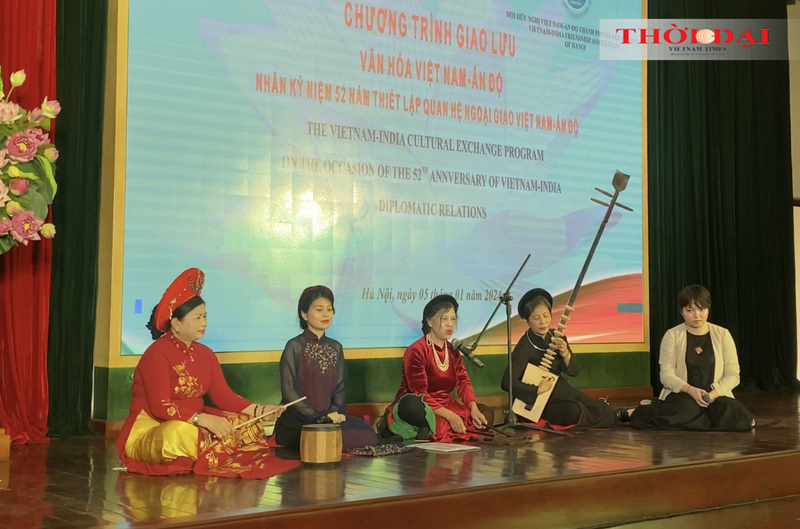 Presentan el Ca Tru, un canto ceremonial de Vietnam, en el evento. (Foto: thoidai.com.vn)