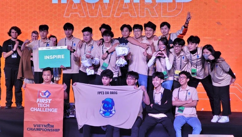 El grupo de estudiantes de Da Nang FPT3DN.Robotown gana boleto en el torneo mundial de robótica FIRST Champion en Estados Unidos en abril de 2024. (Foto: nld.com.vn)
