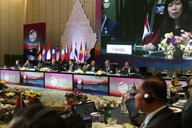 En la XII Consulta de Ministros de Economía Asean-Canadá, efectuada en agosto pasado en Indonesia. (Fotografía: VNA)