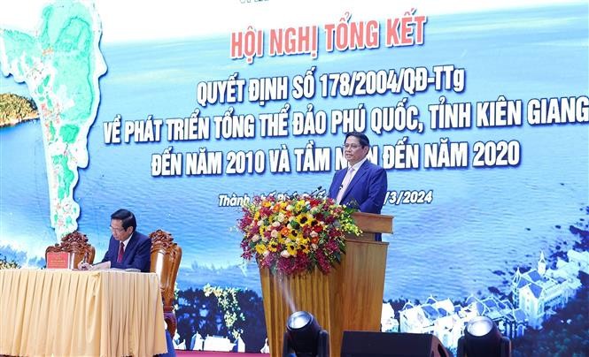 El primer ministro de Vietnam, Pham Minh Chinh, interviene en el evento. (Foto: VNA)