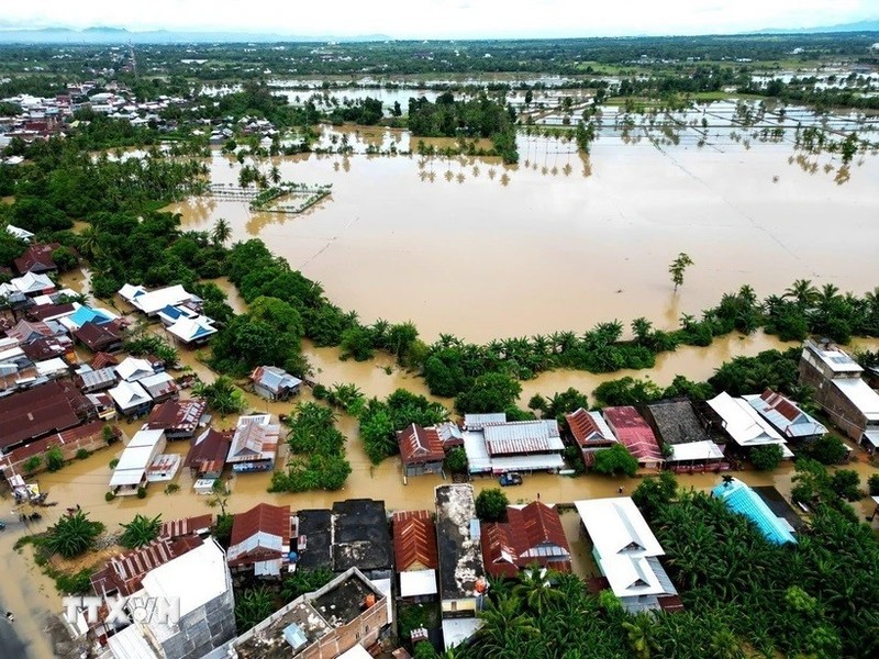 Inundaciones dejan saldo de al menos a 28 muertes en Indonesia. (Foto: Xinhua/VNA)