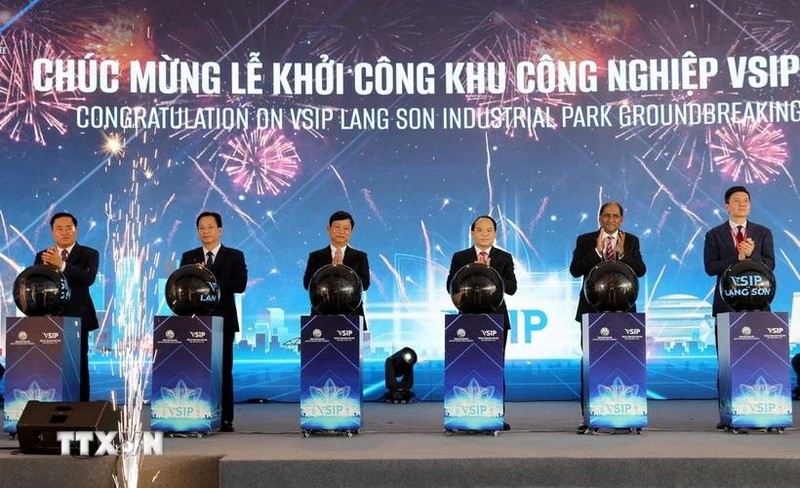 En la ceremonia de inicio de cosntrucción del parque industrial Vietnam-Singapur (VSIP) en Lang Son. (Foto: VNA)