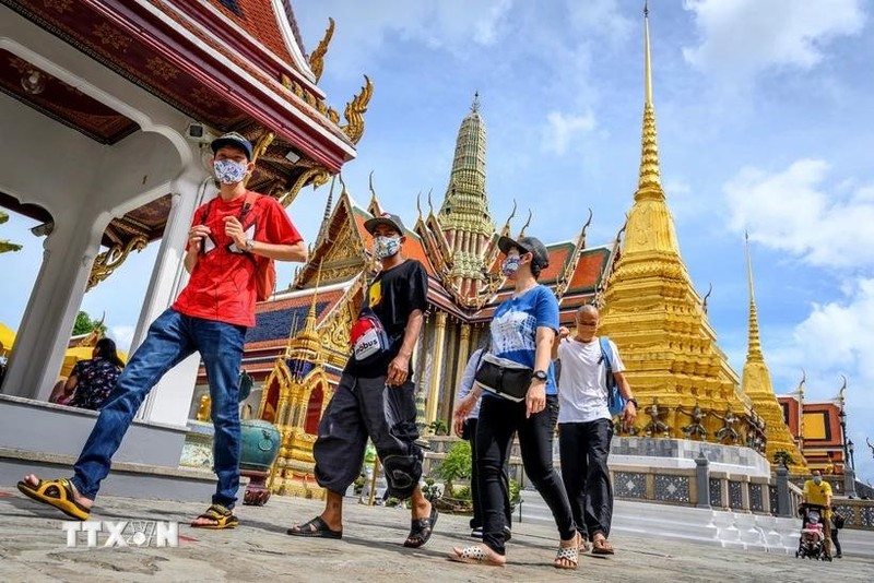 Los turistas visitan el Palacio Real en Bangkok, Tailandia. (Foto: AFP/TTXVN)
