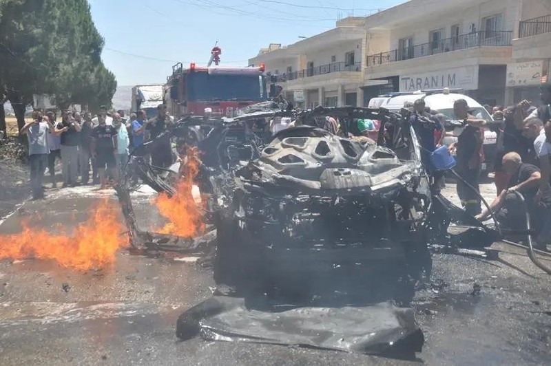 Vehículo destruido tras un ataque aéreo israelí en Al-Khyara, Líbano. (Fuente:Xinhua/VNA)