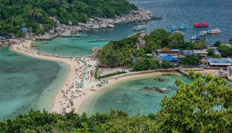 Turistas en la isla de Koh Nang Yuan. (Foto: Revista Tailandia)