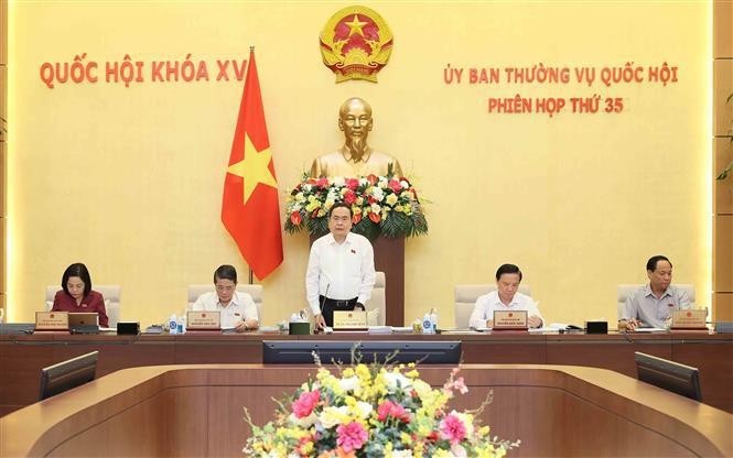 El presidente de la Asamblea Nacional, Tran Thanh Man, interviene en la 35 reunión del Comité Permanente de la Asamblea Nacional (Foto: VNA)