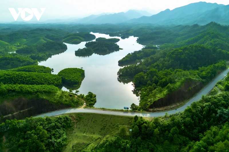 La belleza prístina del lago Phinh Ho en Quang Ninh 