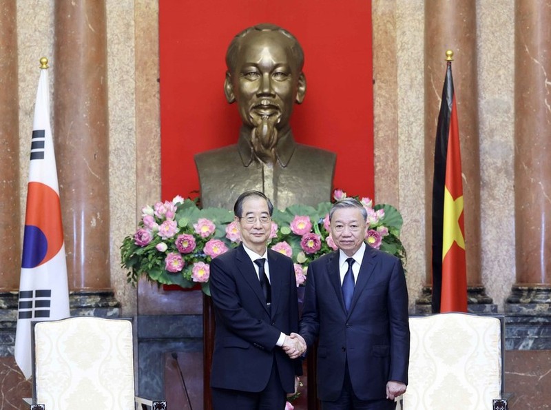 El presidente vietnamita, To Lam, y el primer ministro de Corea del Sur, Han Duck Soo. (Foto: VNA)