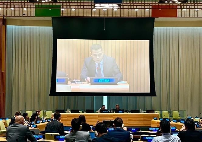 El embajador Dang Hoang Giang, jefe permanente de Vietnam ante las Naciones Unidas, habla en el evento. (Foto: VNA)