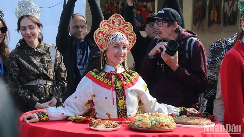 Presentan platos tradicionales en el evento.