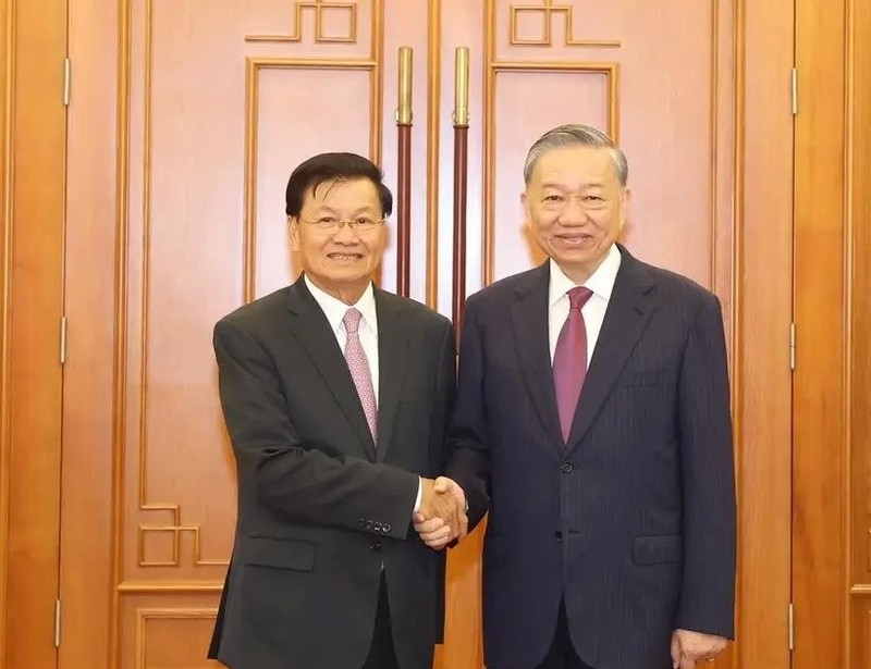 El secretario general del Partido Comunista y presidente de Vietnam, To Lam, y su homólogo laosiano, Thongloun Sisoulith. (Foto: VNA)