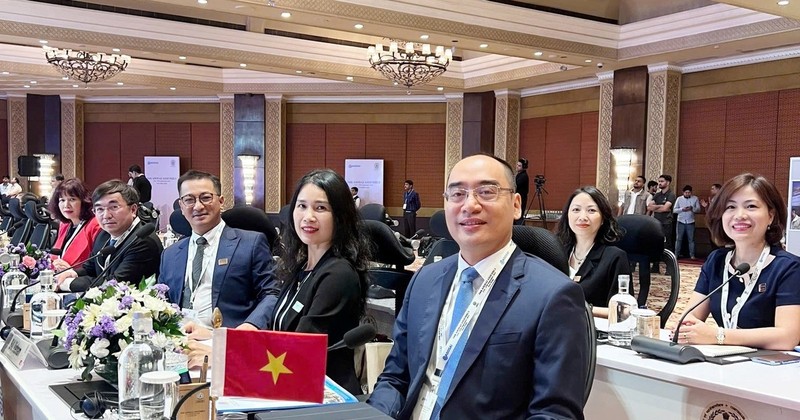 La delegación de la Auditoría Estatal de Vietnam, encabezada por el auditor general adjunto Bui Quoc Dung, asiste lunes al evento. (Foto: VNA)