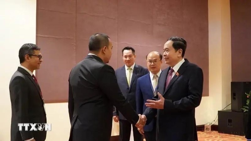 El vicepresidente permanente de la Asamblea Nacional de Vietnam, Tran Thanh Man (actual presidente), recibió a los jefes de delegaciones participantes en la 14 Conferencia del Grupo Asesor de la AIPA (AIPA Caucus 14), desarrollada en julio de 2023 en la isla de Phu Quoc. (Foto: VNA)