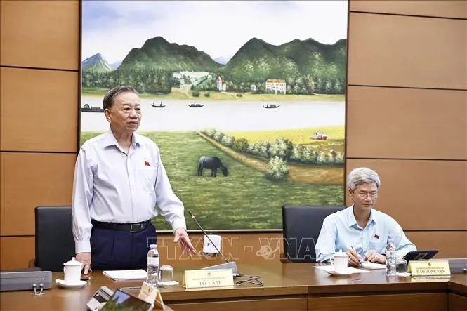 El secretario general del Partido Comunista de Vietnam, To Lam, enfatizó la necesidad de reorganizar las unidades administrativas de todos los niveles. (Foto: VNA)