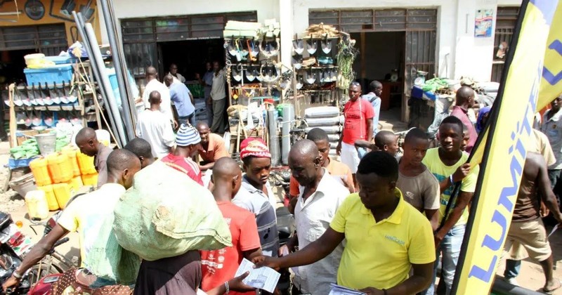 La billetera electrónica Lumitel de Viettel, después de dos años de funcionamiento en Burundi, uno de los 10 países más pobres del mundo, es rentable. (Foto: VNA)