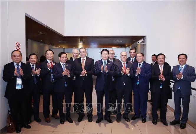 El presidente vietnamita, Luong Cuong, se reúne con gerentes de principales empresas peruanas. (Foto: VNA)