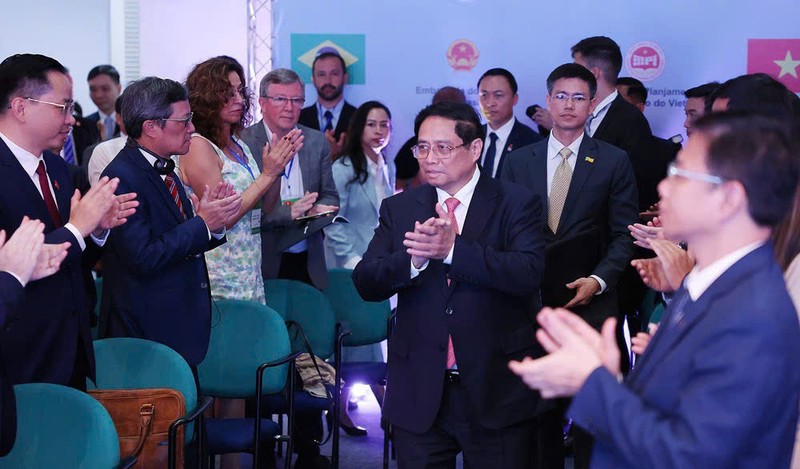 El primer ministro vietnamita, Pham Minh Chinh, asiste al Foro Empresarial Vietnam-Brasil. (Foto: VNA)