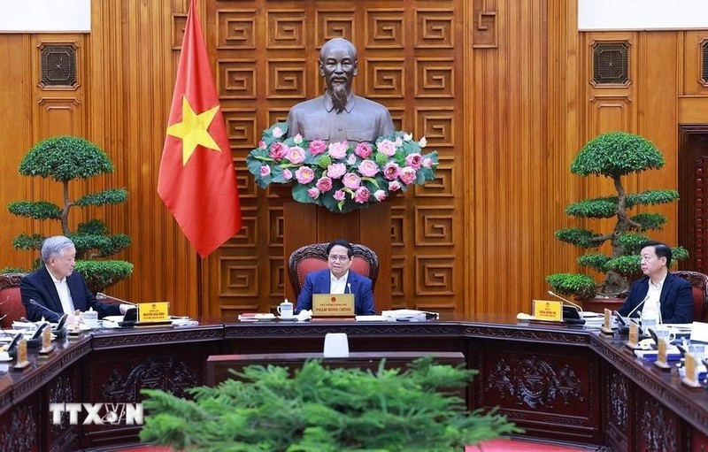 El primer ministro Pham Minh Chinh habla en la reunión. (Foto: VNA)