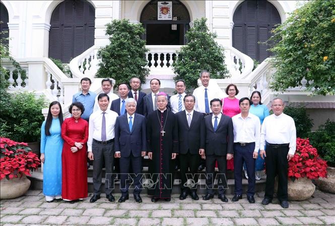 La delegación del Frente de la Patria de Vietnam visita a la Arquidiócesis de Ciudad Ho Chi Minh con motivo de la Navidad y el Año Nuevo 2024 (Foto: VNA)