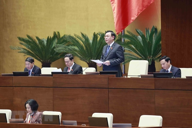 El presidente de la Asamblea Nacional de Vietnam, Vuong Dinh Hue habla en la cita. (Fotografía: Doan Tan/VNA)