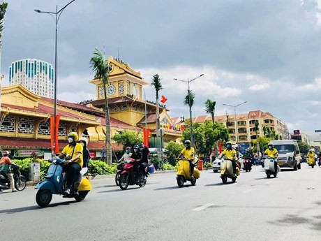 Recorrido por Ciudad Ho Chi Minh en moto (Fotografía: VNA)