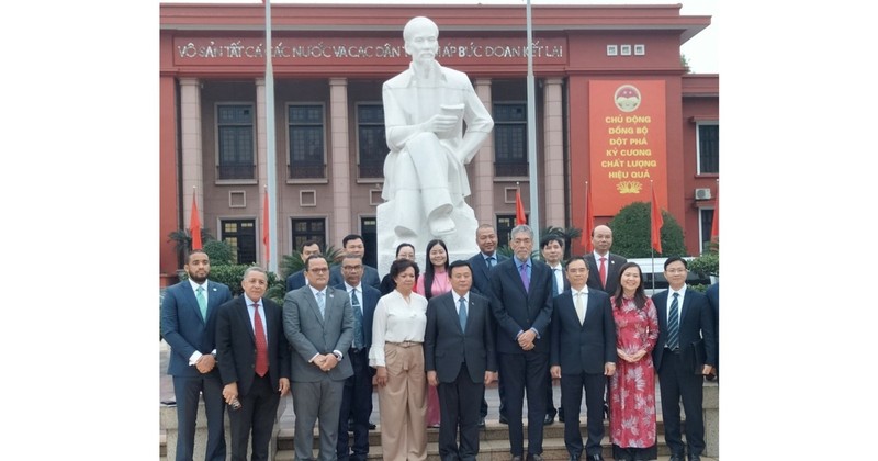 Vietnam y República Dominicana promueven cooperación partidista 