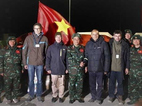 El equipo de rescate del Ejército Popular de Vietnam con las fuerzas receptoras de Turquía. (Fotografía: VNA)