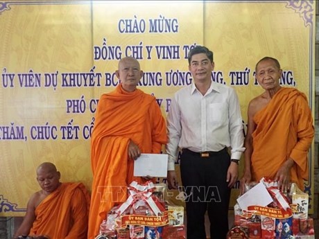 Felicitan a la comunidad Khmer por su fiesta Chol Chnam Thmay (Foto: VNA)