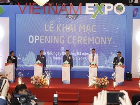 En la ceremonia de inauguración de la feria Vietnam Expo (Foto: VNA)