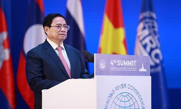 Premier Pham Minh Chinh en la cumbre (Foto: VNA)