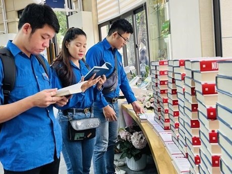 Celebran numerosas actividades por Día del Libro y Lectura de Vietnam