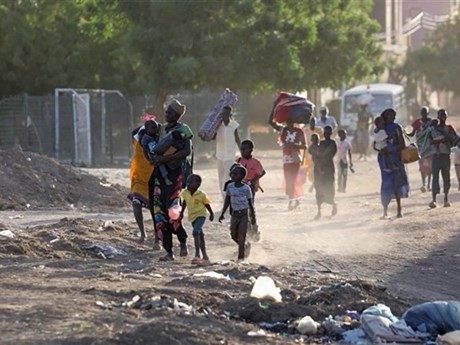 Pobladores fueron evacuados el 19 de abril para evitar el conflicto en Jartum, Sudán (Fuente: AFP/VNA)