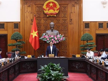 El primer ministro Pham Minh Chinh preside la reunión (Foto: VNA)