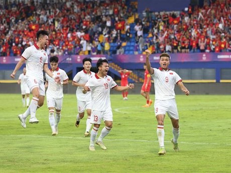 Vietnam vence 3-1 a Singapur (Fuente: VNA)