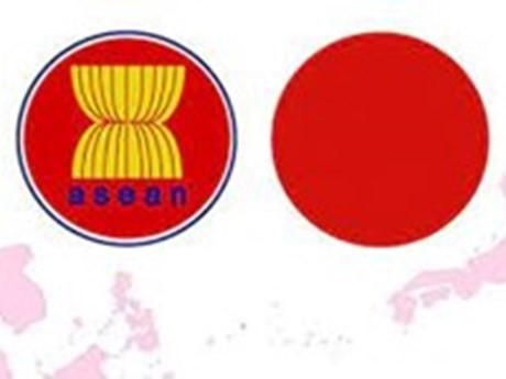 Banderas de ASEAN y Japón (Fuente: Internet)