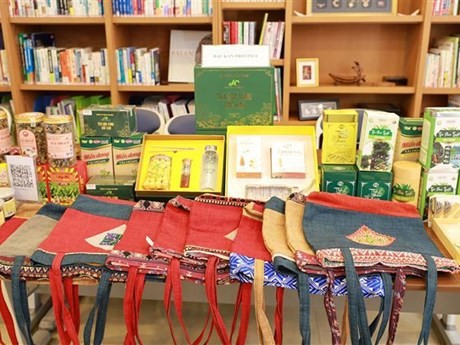 Algunos productos de la provincia de Bac Kan presentados en el evento (Foto: VNA)